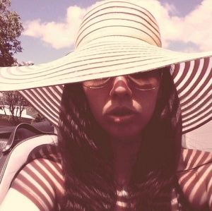 Meet your Posher, Eve